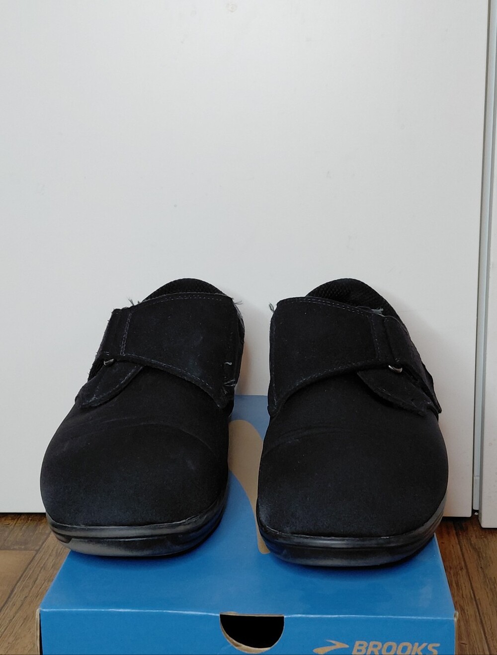 10.5 Wide (E) Orthofeet Women’s Black Hook-and-Loop Velcro Comfort Loafers - Picture 4 of 15